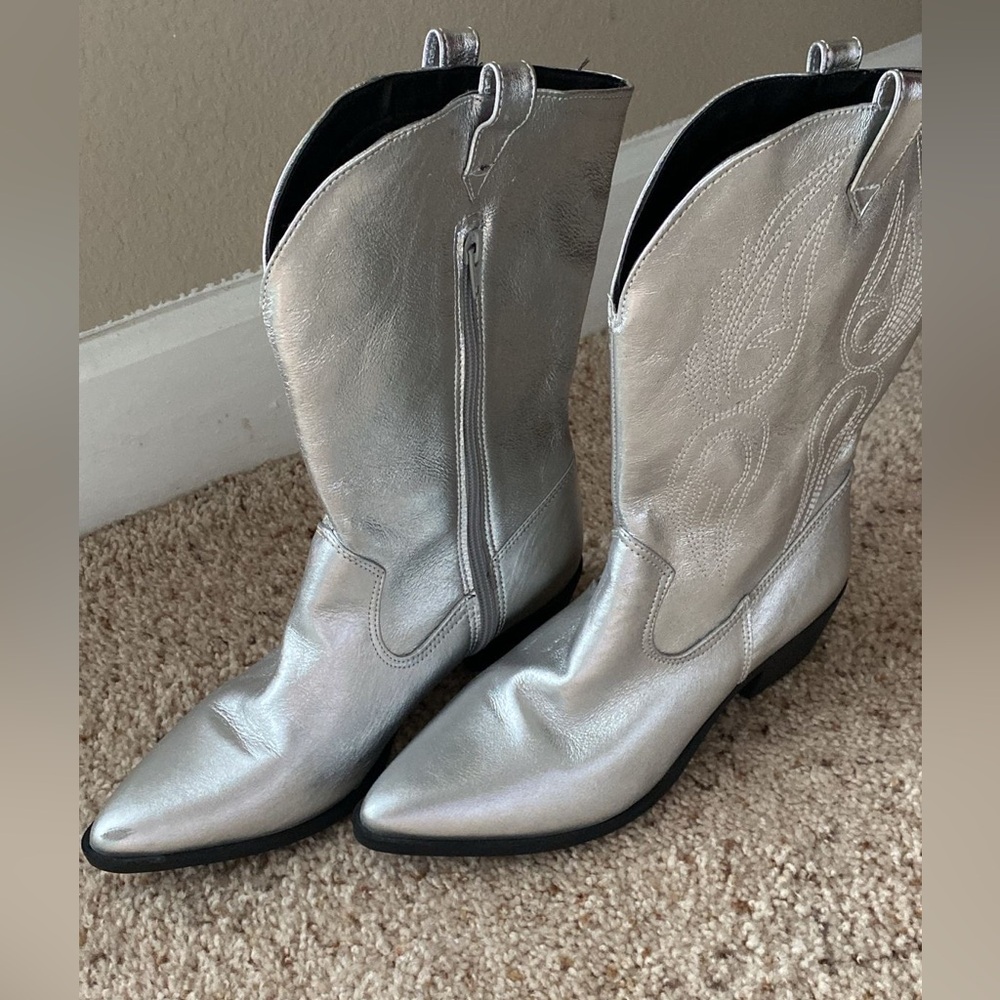 Silver wedding boots or rodeo cowgirl new with tag leather material